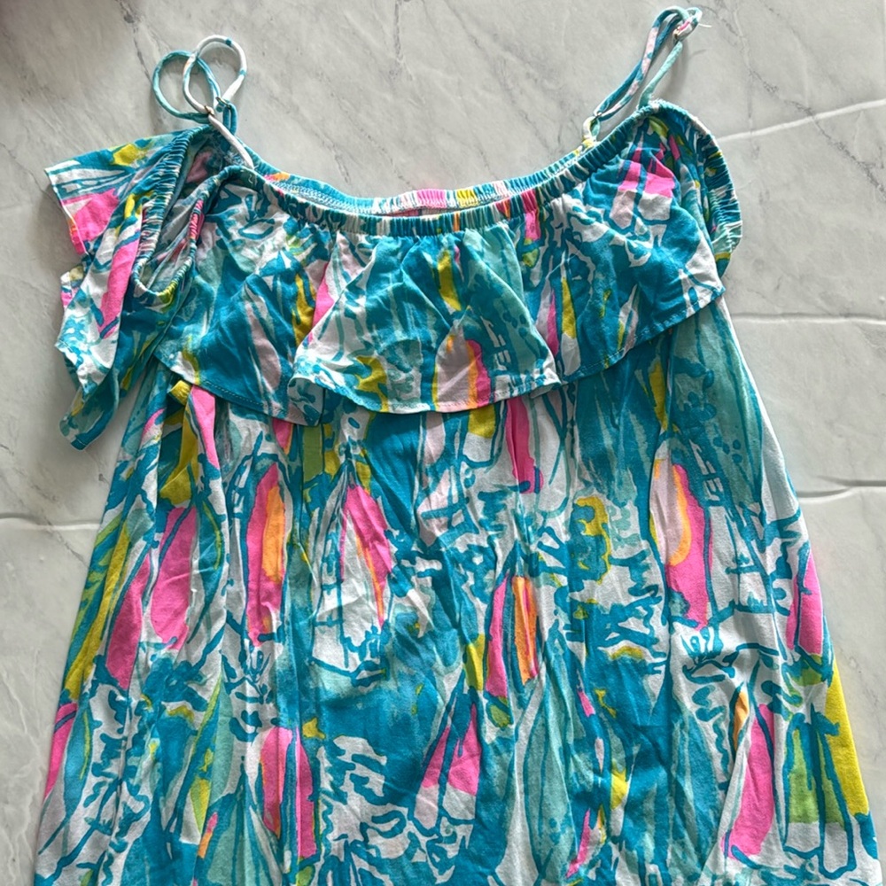 Sleeveless shirt